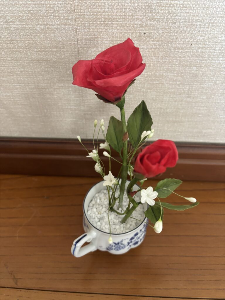 🌹樹脂粘土で作る赤いバラの魅力